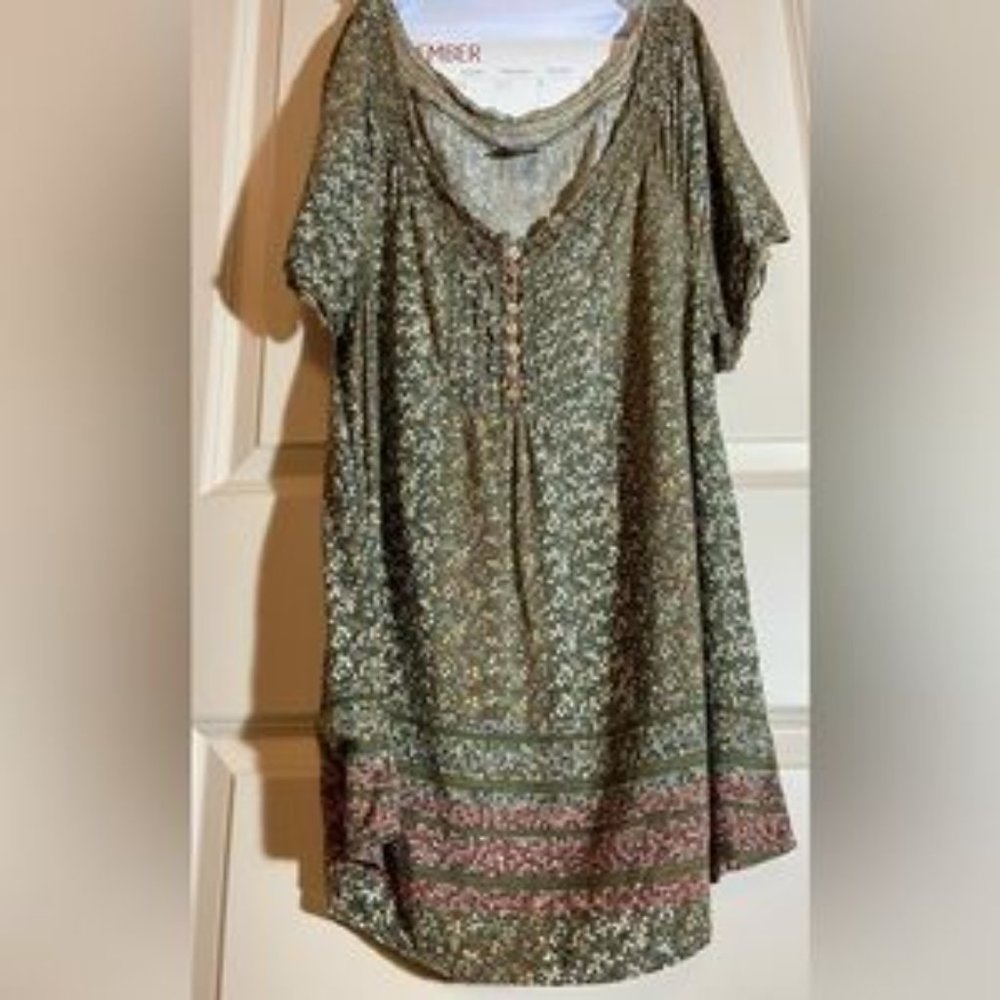 Faded glory sz-12/14, pheasant top- subtle colors, faux buttons, pleated bodice